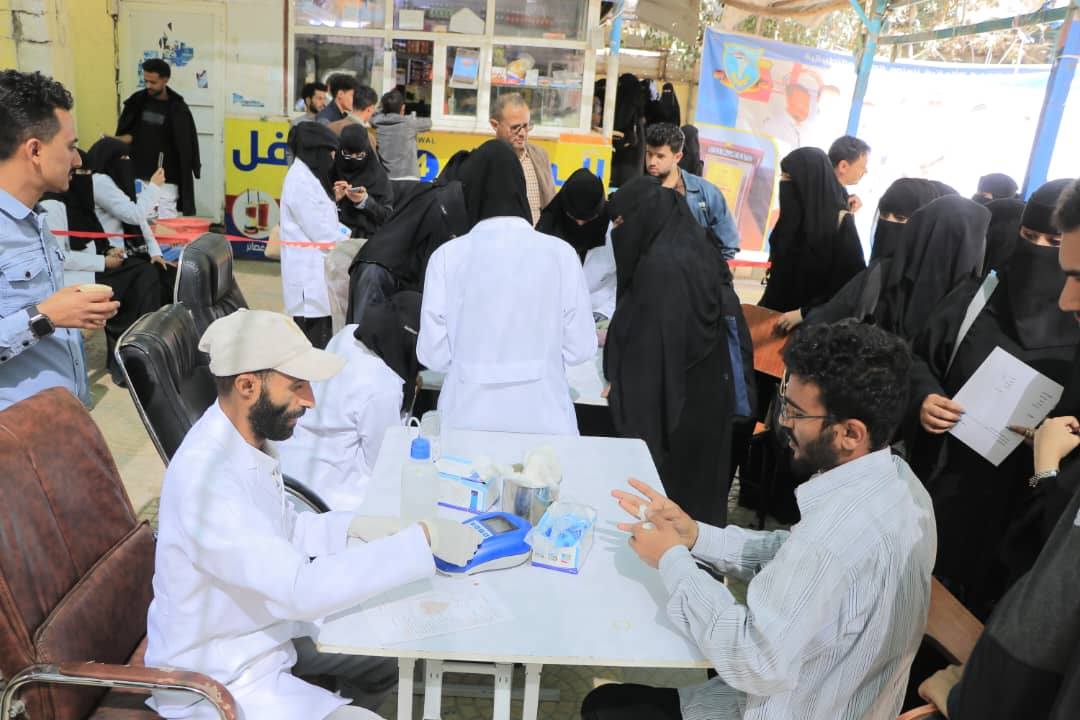 الكلية الألمانية تنظّم حملة إنسانية للتبرع بالدم بالشراكة مع المركز الوطني والجمعية اليمنية للثلاسيميا.