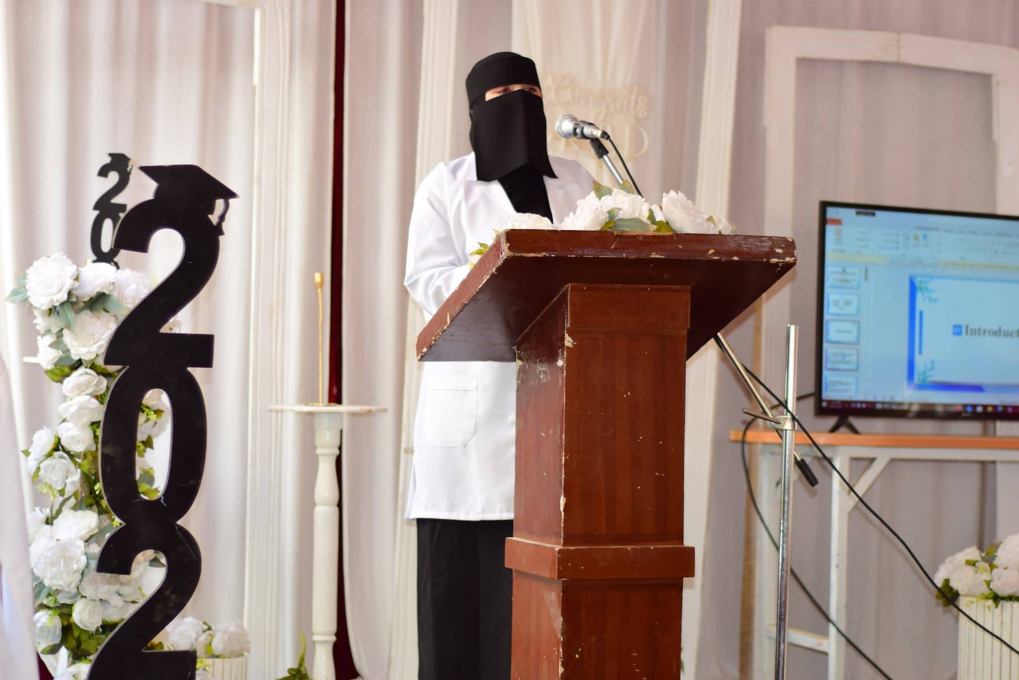 استمرار فعاليات الأسبوع العلمي لمناقشة مشاريع التخرج والبحوث العلمية
